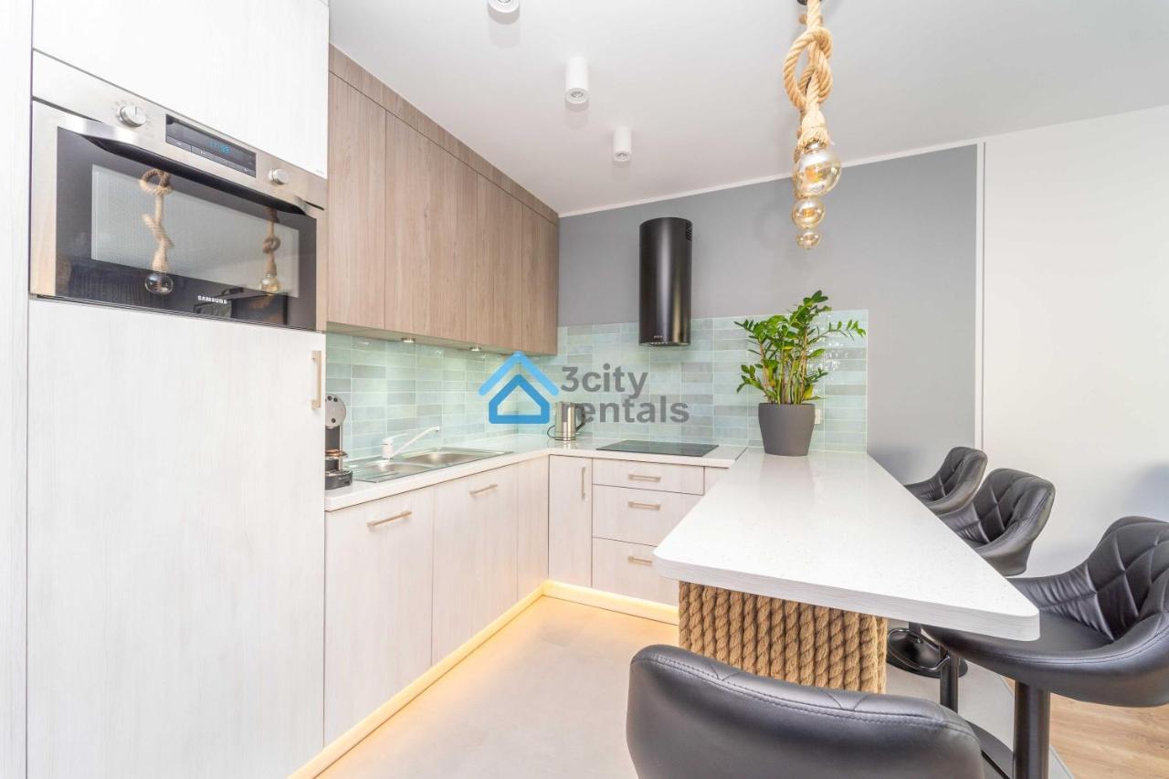 Bright And Blue 3City Apartment With Balcony In Gdynia By Noclegi Renters Exterior foto